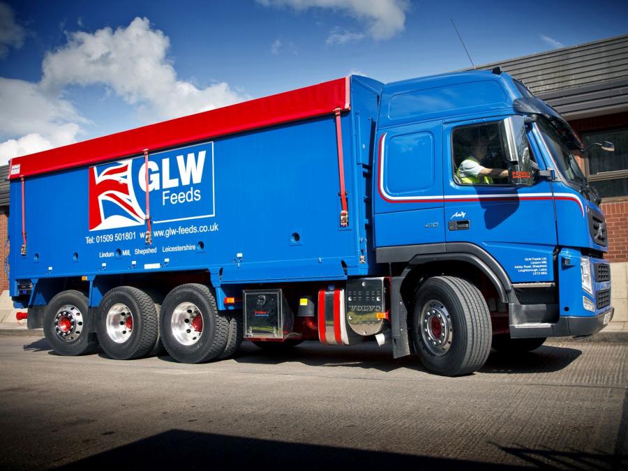  Volvo FM 410 8x4 2010 года  (UK) (фото 2 из 3)